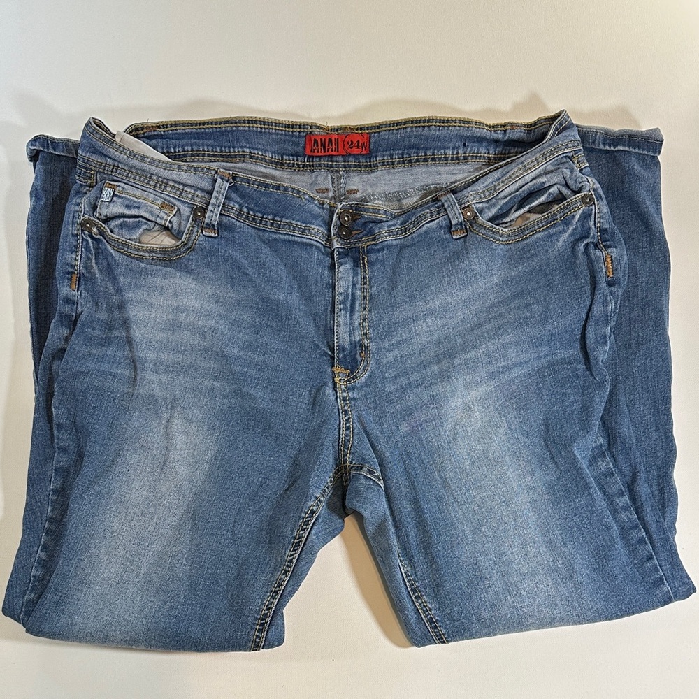 Zanadi Embellished Blue Jeans with Stretch and Slight Flare Size 24W Inseam 29” - Picture 2 of 10